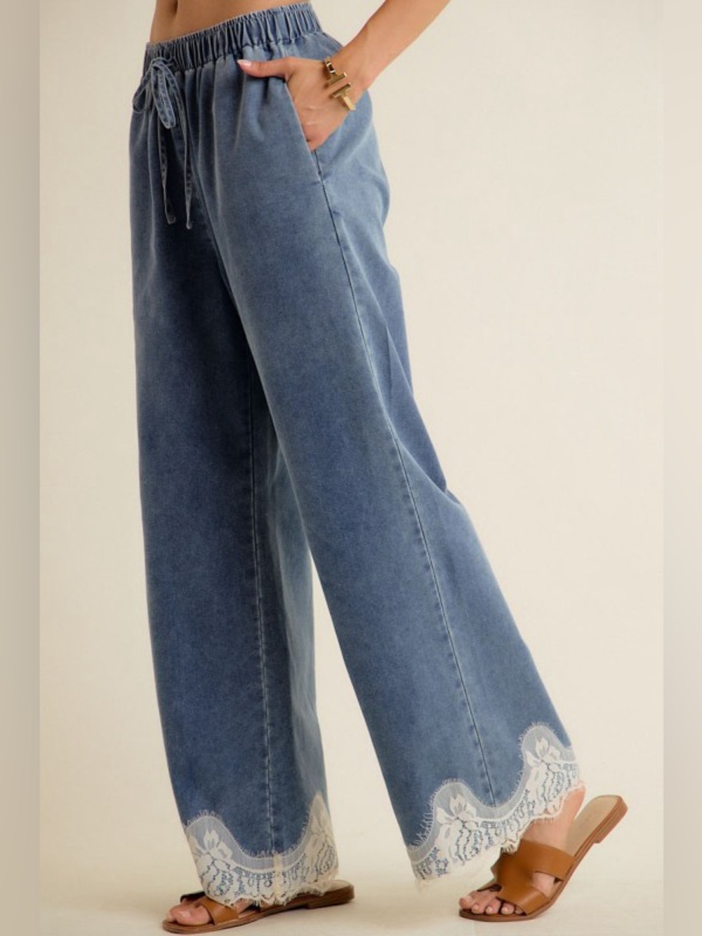 E96. LACE TRIM WIDE LEG ELASTIC MID RISE DENIM PANTS